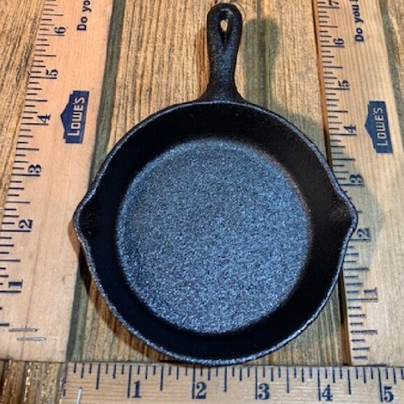 Four Old Mountain Cast Iron Spoon Rest Mini-Skillet 4 1/2" wide Four 0166-10137 - Picture 15 of 16